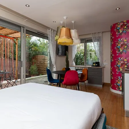 La Roulotte Du Tzigane Жуан-ле-Пен